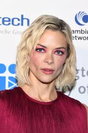 Jamie King's estranged husband Kyle Newman welcomes baby with new  girlfriend just months after actress filed for divorce