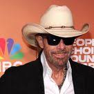 Toby Keith steals the show with heartfelt performance at first annual  'People's Choice Country Awards'