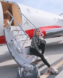 Taking A Private Jet With My Crew Jet Girl Pony Pony Makeup