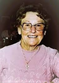 Violet Beckett (1903-1909) at Dr.Barnados Child Home aged 6 in 1909. Violet  was born in 1903 at Wandsworth, London and at the age of six came into  Barnardo's care with her sisters