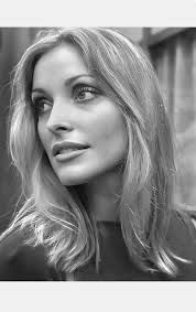 Arthur (1981) featured Dudley Moore, Liza Minnelli and John Gielgud!