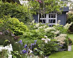Un Jardin Familial En Ville Jardins Beaux Jardins Amenagement Jardin