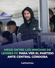 INVITADO DE LUJO 🥹❤️ ⚽El capitán de la selección argentina se encuentra descansando en Rosario y aprovechó la tarde para presenciar el encuentro disputado en Arroyo Seco entre Leones FC y Central
