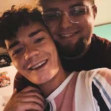 Skyler Lee (@skylerlee0299) • Facebook