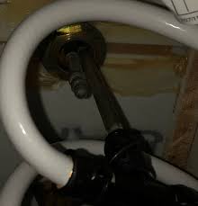 temporarily plug kitchen faucet spray
