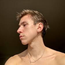 Liam John (@_liamjohn)