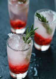 Statt Gluhwein Diese 5 Weihnachtscocktails Sind Diesen Winter Trend Winter Cocktails Weihnachtscocktails Winter Drink