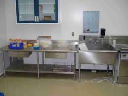 stainless steel sink and table used