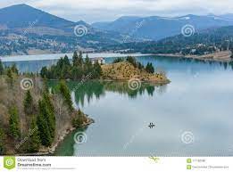 Colibita lake is located in the calimani mountains, at an altitude of 900m, with an area of 270 ha and a length of 13 km. Colibita See Grafschaft Bistrita Nasaud Siebenburgen Rumanien Stockfoto Bild Von Tourismus Frech 111192286