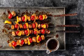 Marinierte Kalbsbratwurst Spiessli Rezept Gegrilltes Essen Lebensmittel Essen Rezepte