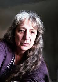 Rembrandt lighting portraiture with meaningful books