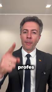 Abelardo, lo que es con los profes es conmigo.