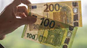 Hallo, kann mir jemand sagen wie es sich verhält, wenn eine gemeinsame imobilie aufgrund trennung zur zwangsversteigerung kommt und bei der versteigerung dann z.b. Neue 100 Und 200 Euro Banknoten Was Sie Uber Die Neuen Scheine Wissen Mussen Zdfheute