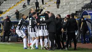 Süper lig'i şampiyon olarak tamamlayan beşiktaş'ta sergen yalçın, altyapısından yetişip hem futbolcu hem de teknik direktör olarak şampiyonluk yaşayan ilk isim oldu. Besiktas Hedefe Kilitlendi Sampiyonluk Icin Gereken Puan Sozcu Gazetesi