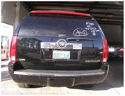 Golfer tiger woods has been injured in a car crash. Tiger Woods Car Crash Photos Police Pictures Show Suv Damage Huffpost