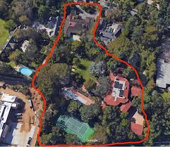 Jeff bezos appears to be compiling a massive beverly hills compound. Mogul Mansions From Elon Musk To Jeff Bezos Here Are The Homes And Estates Owned By The Wealthiest People In Tech