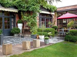 Une Maison Du Nord Pleine De Trouvailles Planete Deco A Homes World Amenagement Jardin Jardin Maison Jardins