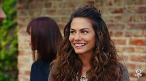 Demet Ozdemir Tarzi Panosundaki Pin