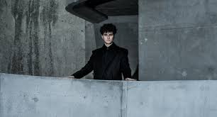 Listen to the song here. Gjon S Tears Der Ausnahmekunstler Der Herzen Douzepoints Ch Eurovision Song Contest Schweiz Suisse Switzerland Gjon S Tears Tout L Universdouzepoints Ch Eurovision Song Contest Schweiz Suisse Switzerland Gjon S Tears Tout L Univers
