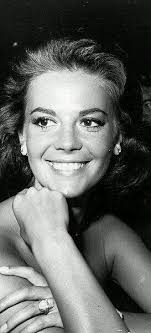 The Great Natalie Wood Beautiful Smile Natalie Wood Splendour In The Grass Old Hollywood