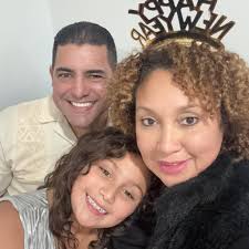 💜HUMMINGBIRD VIDEO OF THE DAY!💜 She comes every day. So adorable. I'm in  beautiful California. 🍇 By Paulette Merritt July 10, 2025 🌺 28" Solar  Bird Bath (*Sale $33.99) 🌿 AMAZON: