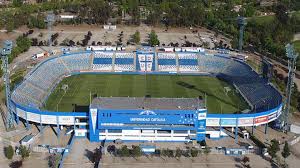 La católica quiere atacar para llegar rápido al gol, pero muestra muchas. La Uc Logra Un Avance En El Nuevo San Carlos De Apoquindo As Chile