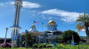 Masjid negeri pulau pinang está situada al oeste de perumahan awam taman free school. Masjid Negeri Pulau Pinang Afiq Halid