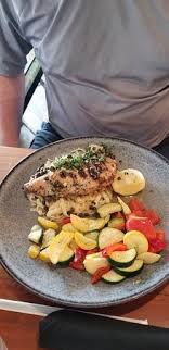 Serving a menu of variety of chicken salad, pasta salad, pitas and grilled chicken sandwiches, the chain has grown to. Zo S Salad Picture Of Picazzo S Healthy Italian Kitchen Scottsdale Tripadvisor