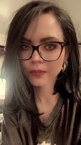 Shenell Cooper's Instagram, Twitter & Facebook