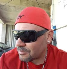 Taguea con quien devorarías todas estas patas en 10 minutos! 🦀 🦀👫  Localizados en la entrada de Dorado Para reservaciones: (787)470-4893  Jueves-Domingo 12pm-10pm