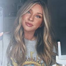 Tara Trammell's Instagram, Twitter & Facebook