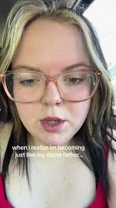 Sharon Geddes's Instagram, Twitter & Facebook