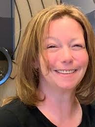 Laura Dempsey's Instagram, Twitter & Facebook