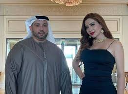 تعدّ الممثلة السورية نسرين طافش من أكثر النجمات اللواتي لم يتغيرن من مرور الوقت بل تحبّ نسرين طافش أن تحافظ على جمالها، لكن من دون أن تلجأ الى الكثير من عمليات التجميل. Ø´Ø§Ù‡Ø¯ Ù‡Ù„ ÙˆÙ‚Ø¹ Ù‡Ø°Ø§ Ø§Ù„Ø«Ø±ÙŠ Ø§Ù„Ø¥Ù…Ø§Ø±Ø§ØªÙŠ ÙÙŠ ØºØ±Ø§Ù… Ø§Ù„ÙÙ†Ø§Ù†Ø© Ø§Ù„Ø³ÙˆØ±ÙŠØ© Ù†Ø³Ø±ÙŠÙ† Ø·Ø§ÙØ´ ÙˆØ£Ù‡Ø¯Ø§Ù‡Ø§ Ø´Ù‚Ø© ÙØ§Ø®Ø±Ø© ÙˆØ·Ù†