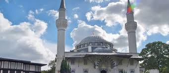عيد الأضحى هو أحد العيدين عند المسلمين (والعيد الآخر هو عيد الفطر)، يوافق يوم 10 ذو الحجة بعد انتهاء وقفة يوم عرفة، الموقف الذي يقف فيه الحجاج المسلمون لتأدية أهم مناسك الحج، وينتهي يوم 13 ذو الحجة. Ø¹ÙŠØ¯ Ø§Ù„Ø£Ø¶Ø­Ù‰ 2021 ÙÙŠ Ø§Ù„Ù…Ø§Ù†ÙŠØ§ ÙˆÙ…ÙˆØ¹Ø¯ Ø£ÙˆÙ„ Ø£ÙŠØ§Ù…Ù‡