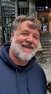 Hello darling, I just want to know how much you truly love me, what will  you do if you see at your door honey ❤️❤️❣️❣️