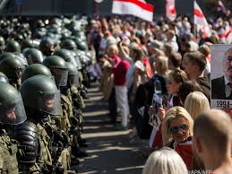 Feduta was an active member of lukashenko's first campaign team in the 1994 presidential election, and after electoral victory became the government official responsible for media policy. Zehntausende Protestieren In Weissrussland Gegen Lukaschenko Sudtirol News