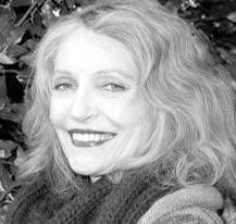 Chapeau melon et bottes de cuir