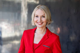 Zuvor arbeitete die hamburgerin als redakteurin und moderatorin für den nachrichtensender welt. Biografie Babette Von Kienlin Zdf Presseportal