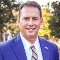 Pat Spence's Instagram, Twitter & Facebook