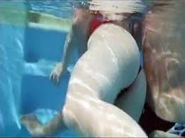 プール でか尻 こすりつけるの気持ち良いいｗｗｗ 水着をずらしてズボっとｓｅｘスタートーーーｗｗｗ 動画エロタレスト