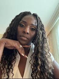 Happy Birthday Nekeya Parks and enjoy your day 🎉🎉🎉