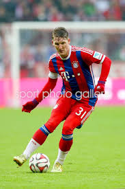 Bastian schweinsteiger (sinh ngày 1 tháng 8 năm 1984 tại kolbermoor, bayern, đức) là cựu cầu thủ bóng đá người đức thi đấu ở vị trí tiền vệ. Bundesliga Print Football Posters Bastian Schweinsteiger