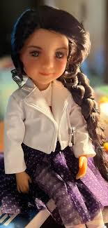 currentlyreading And, looooook at this mini Freida doll I've made!! ❤️