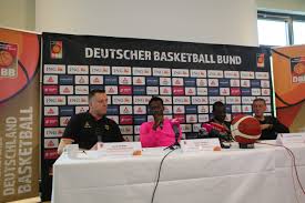 Schroder previously played for the phantoms braunschweig and sg braunschweig in germany. Dennis Schroder Feiert Hochzeit In Der Vw Halle Szene38
