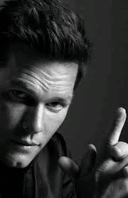 Expecting a red 💓 heart from my fans