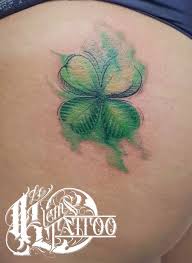 Peinture de trèfle à quatre feuilles, aquarelle de trèfle, impression trèfle, giclee art print de ma peinture originale à l'aquarelle d'un trèfle à quatre. Tattoo Paradyse Salons De Tatouage 93