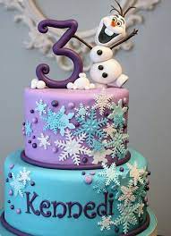 Monter les blancs en neige. Le Gateau Reine Des Neiges 50 Idees Originales Archzine Fr Gateau Reine Des Neiges Gateau Anniversaire Reine Des Neiges Idee Gateau