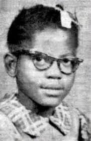 Mae Collins's Instagram, Twitter & Facebook