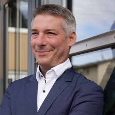 🎙 💬 Im Gespräch mit Alexander Funk 💬 🎙 "Ich habe das Gefühl angekommen  zu sein" In der aktuellen Ausgabe des EOS Lifestyle Magazins finden sie  einen spannenden Bericht über Alexander Funk